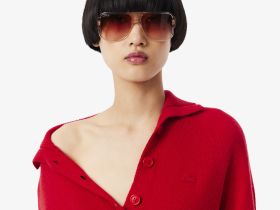 Женский шерстяной свитер Lacoste с высоким воротником