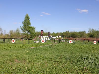 Братское захоронение советских воинов, погибших в 1941-44 гг.