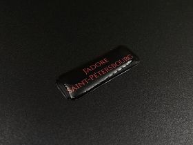 Стикер объемный "Jadore" красный на черном