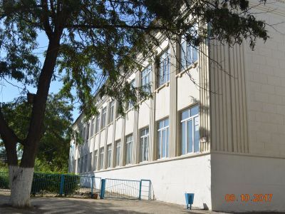 Здание сш № 1, где размещались эвакогоспитали № 4653 и № 1614