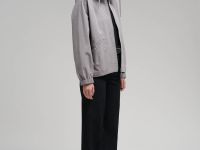 Ветровка с водоотталкивающим эффектом