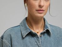 Джинсовая рубашка свободного силуэта