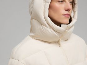 Пуховое пальто с капюшоном