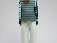 Стеганый пуховый жилет