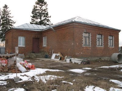 Здание бывшей школы (каменное)