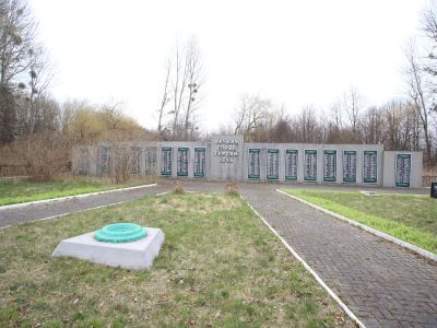 Братская могила советских воинов, погибших в марте 1945 года