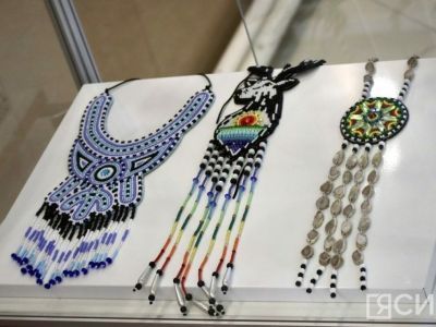 В Якутске открылась выставка украшений народов республики