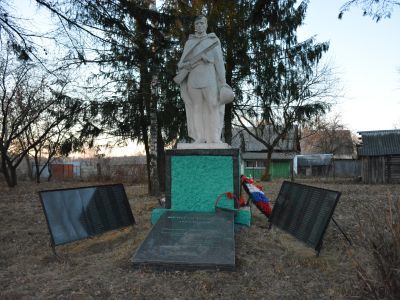 Братская могила 24 советских воинов, погибших в боях с немецко-фашистскими захватчиками