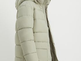 Пальто утепленное с воротником-стойкой