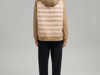 Стеганая куртка с наполнителем из натурального пуха