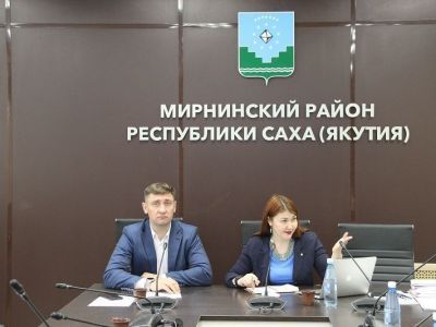 В Мирном прошла школа поставщика социальных услуг