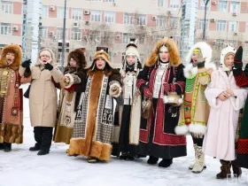 В Якутске состоялось шествие народных мастеров в национальных костюмах