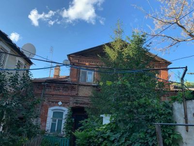 Двухэтажный флигель