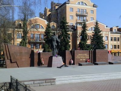 Братская могила советских воинов