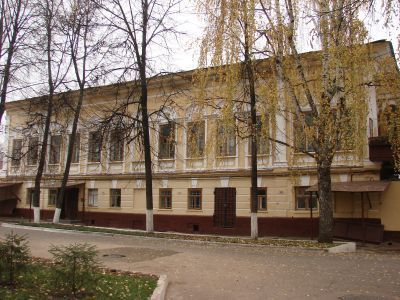 Дом жилой с торговыми лавками