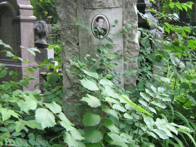 Могила Макарова Валентина Алексеевича (1908-1952)