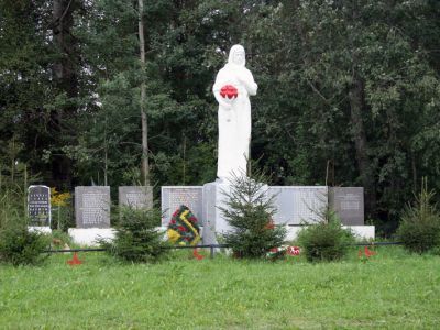 Братское захоронение советских воинов, погибших в 1919 г.