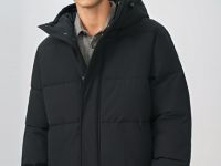 Утеплённая куртка с капюшоном и накладными карманами, Черный