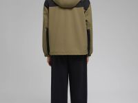 Ветровка с капюшоном