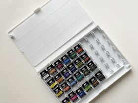 Набор акварели Гамма "Старый Мастер", 24 цв*2,6 мл. пластик. пенал