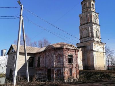 Северная башня ограды и сторожка церкви Крестовоздвижения