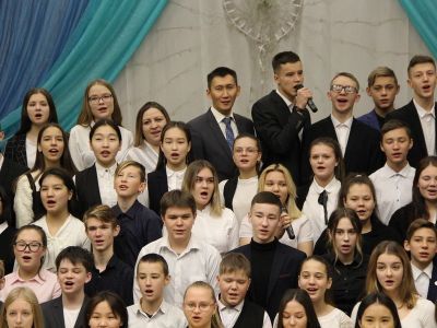 Как гимн России исполнили в 26-й школе