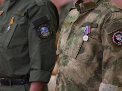 Глава Якутии вручил участникам СВО государственные награды