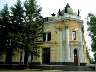 Торговый дом (бывший дом торговопромышленника Чурин и Ко) ныне дом детского творчества