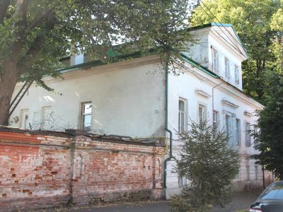 Дом жилой. В этом доме жил химик-органик А.И. Горский