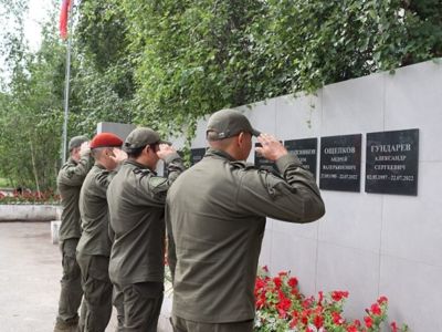 Росгвардейцы почтили память погибших на СВО бойцов ОМОН «Бизон»