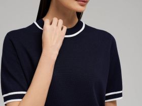 Легкий джемпер с короткими рукавами