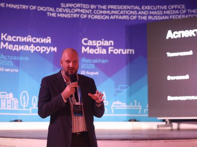 В Астрахани секретарь СЖР Роман Серебряный рассказал об использовании искусственного интеллекта