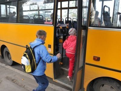 С 1 января 2020 года школьники Якутска из малообеспеченных семей будут ездить в автобусах бесплатно