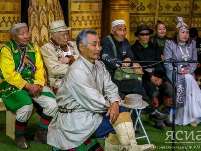 Лучших сказителей олонхо среди взрослых наградили денежными премиями 