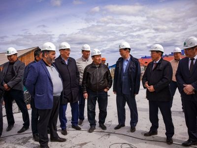 Глава Якутии поручил устранить отставание от графика на строительстве спорткомплекса в Сунтарах