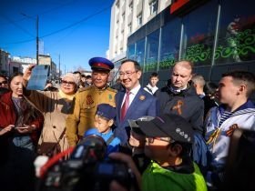 Глава Якутии принял участие в праздничных мероприятиях проекта «Проспект Победы»