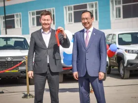 17 новых автомобилей передали районным больницам Якутии