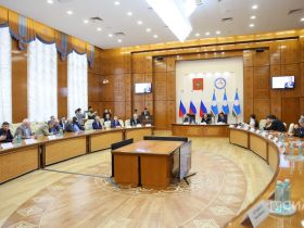 В Якутске отметили 75-летие легендарного борца Александра Иванова