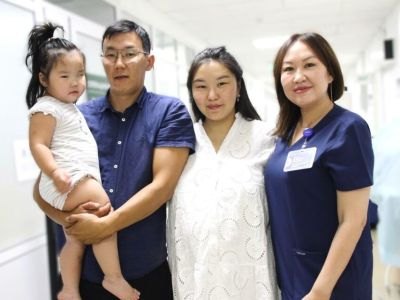 В Якутии офтальмологи заменили хрусталик двухлетней девочке