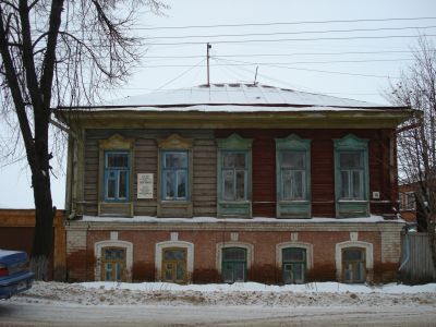 Дoм, гдe в 1918 г. жил пиcaтeль и oбщecтвeнный дeятeль Aмиpxaн Фaтиx