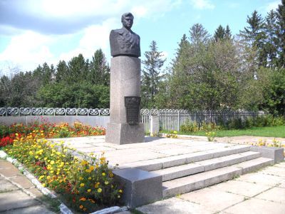 Бюст дважды Героя Советского Союза, летчика-космонавта СССР Андрияна Григорьевича Николаева