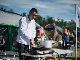 Фоторепортаж с фестиваля-конкурса «Полевая кухня» в Якутске