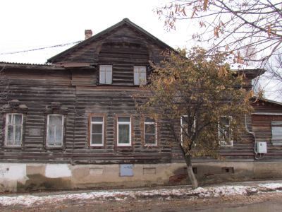 Дом жилой. Здесь жил исследователь Дальнего Востока и основатель г. Николаевска-на-Амуре Бошняк Н.К.