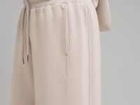 Свободные шорты с эластичным поясом