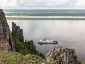 Сплав по реке Лена с посещением Ленских Столбов, тукуланов-песков Самыс Кумага и Кысыл Элэсин