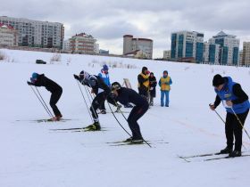 Олимпийские чемпионы наградили победителей лыжных гонок на Кубок Федерации профсоюзов