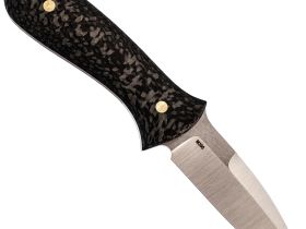 Охотничий нож ручной работы 520, сталь M390, рукоять карбон, красный