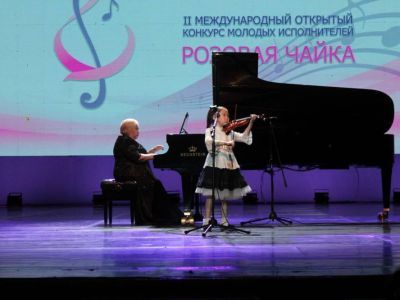 Учащиеся Детской школы искусств г. Мирный успешно выступили на «Розовой чайке»