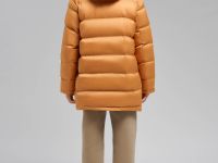 Пуховое пальто с капюшоном