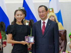 Глава Якутии вручил государственные награды